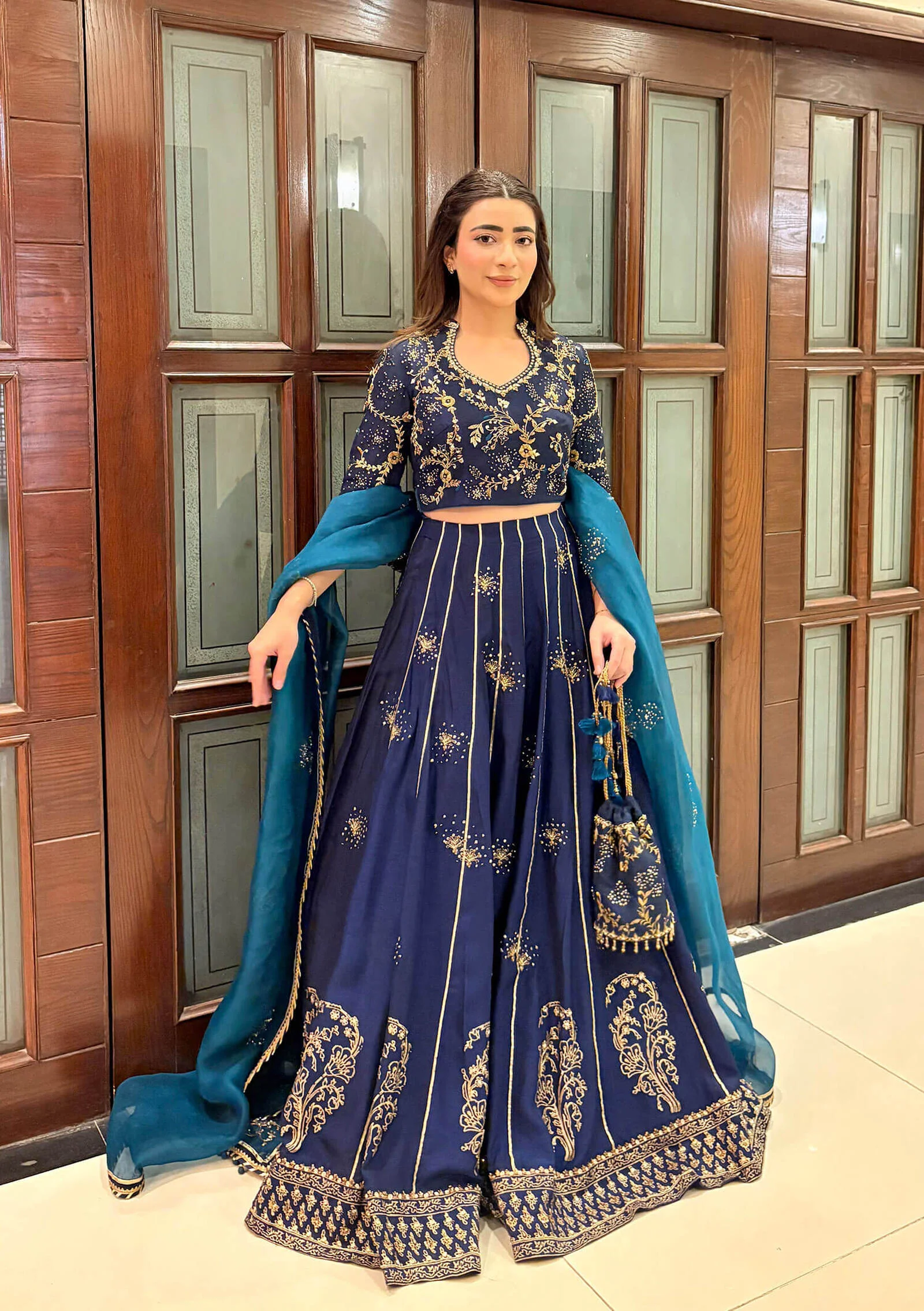 20604_zahveen-lehenga-set-with-potli-bag-image-one